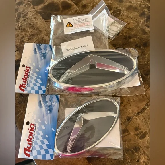 V Eagle NWT set of front & rear/Horn cap Emblem (Fits 2011-2016 Veloster & Turbo - Picture 7 of 11